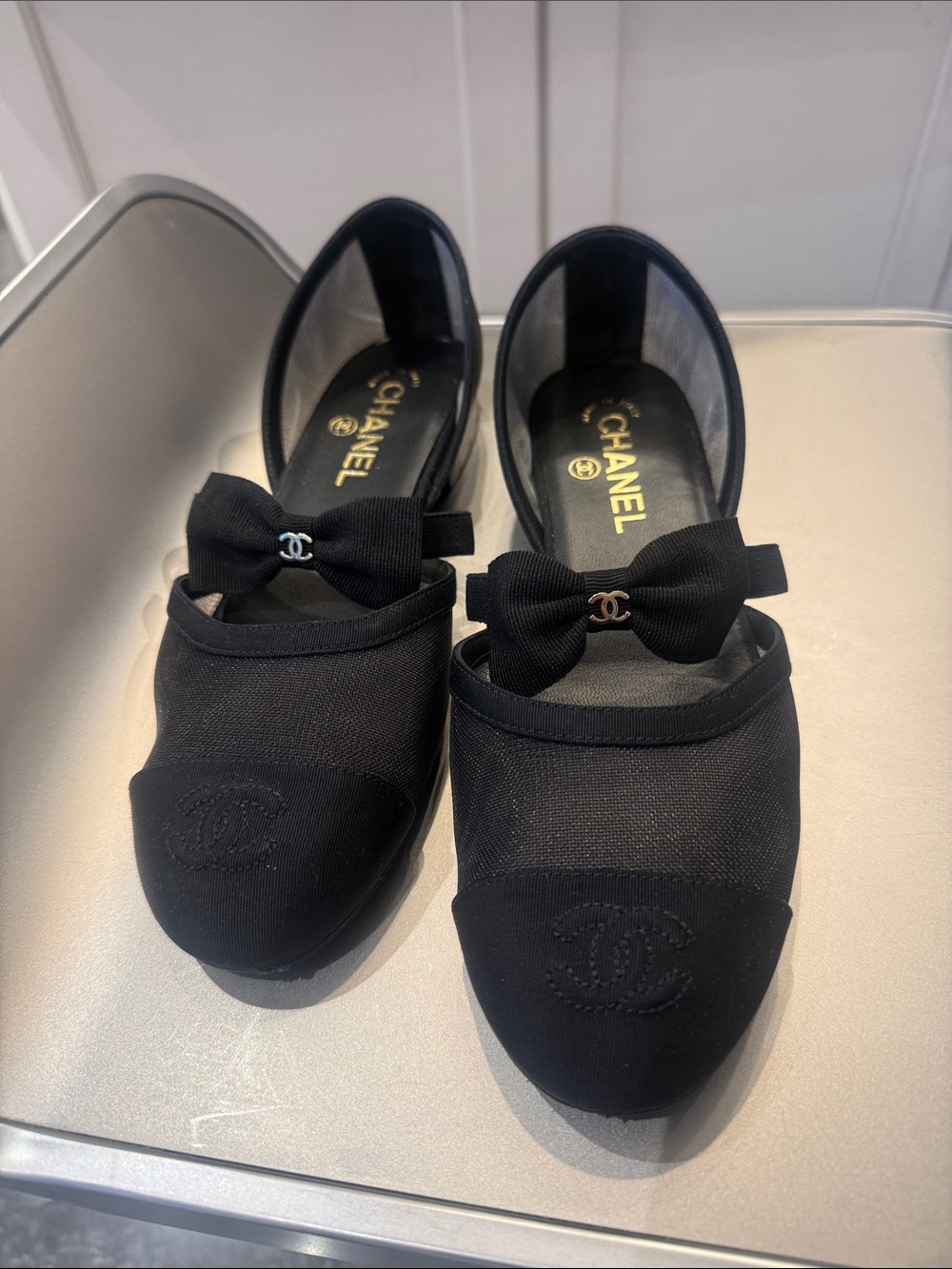CHANEL Black Bow Cap-Toe Ballet mesh Flats with Logo Accent
